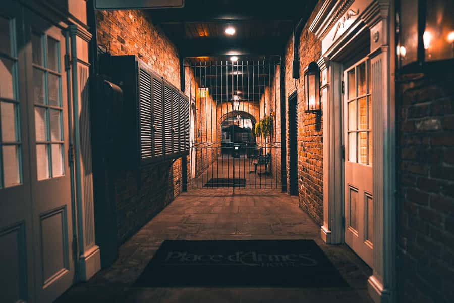 New Orleans: True Crime Pub Crawl - JFK assassination connections in New Orleans