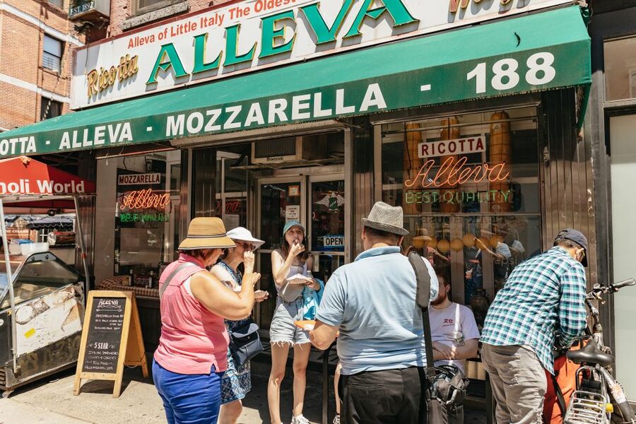 New York City: Little Italy Italian Food Tasting Tour - Nolita Pizza and the strongest savory bite