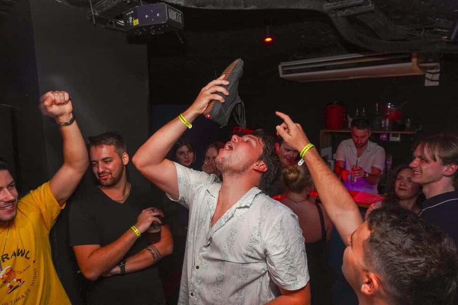 Nice: Orange Bar Crawl with 5 Free Shots & VIP Club Entry - Languages, cancellation, and useful preparation