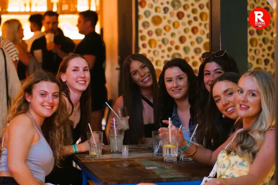 Nice: Ultimate Party Bar Crawl Free Shots & VIP Club Entry - Games, group size, and the social tradeoff