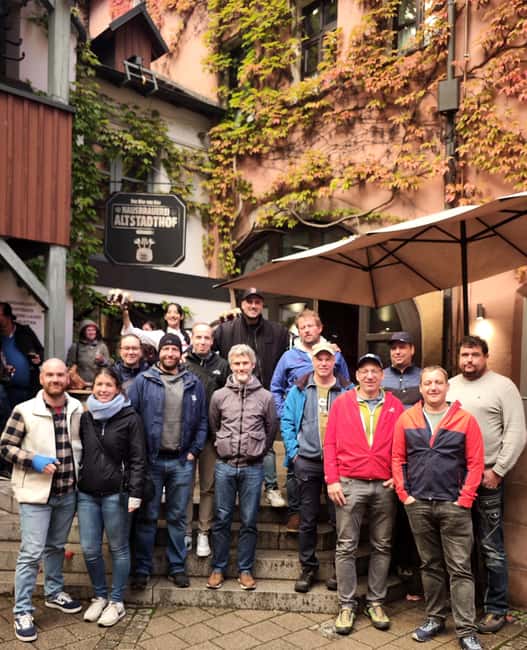 Nuremberg: Castle and Old Town Tour - incl. Tickets and red beer tasting - Starting at Hexenhäusle and climbing toward the castle