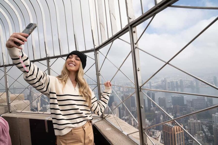 NYC: Empire State Building Tickets - Observatory & Museum - Start in the Art Deco lobby and museum