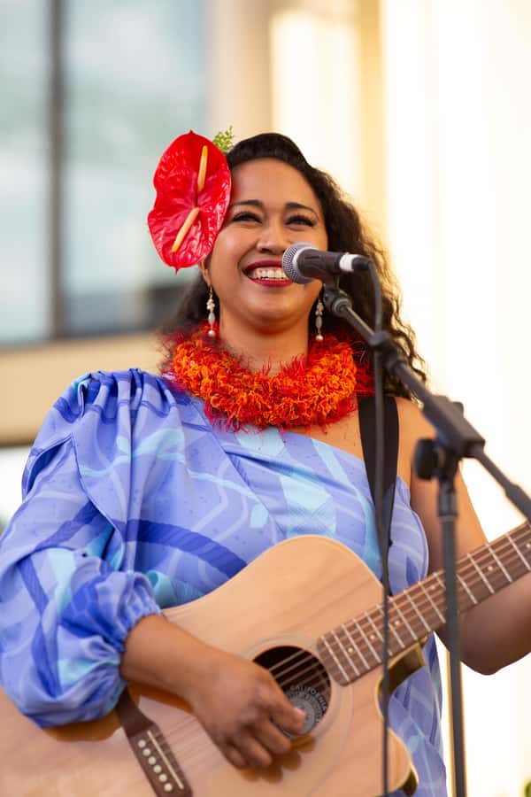 Oʻahu: Nā Lei Aloha Lūʻau & Dinner or Cocktail Show Option - How the setting affects photos and comfort