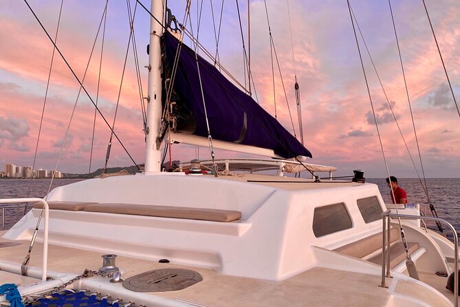 Oahu's Waikiki Coast: Moana’s Sunset Cocktail Sail - Sailing past Waikiki and Diamond Head