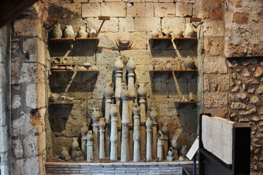 Orvieto: Pozzo della Cava Entry Ticket - Seeing artifacts preserved below the streets