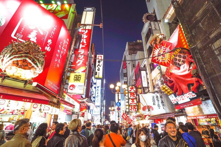 Osaka: Bar-Hopping Night Tour in Namba - The second bar and the food Osaka residents order