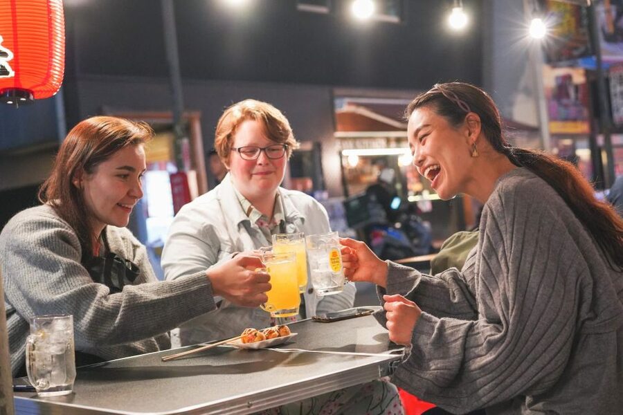 Osaka: Bar-Hopping Night Tour in Namba - What the guides add to the evening