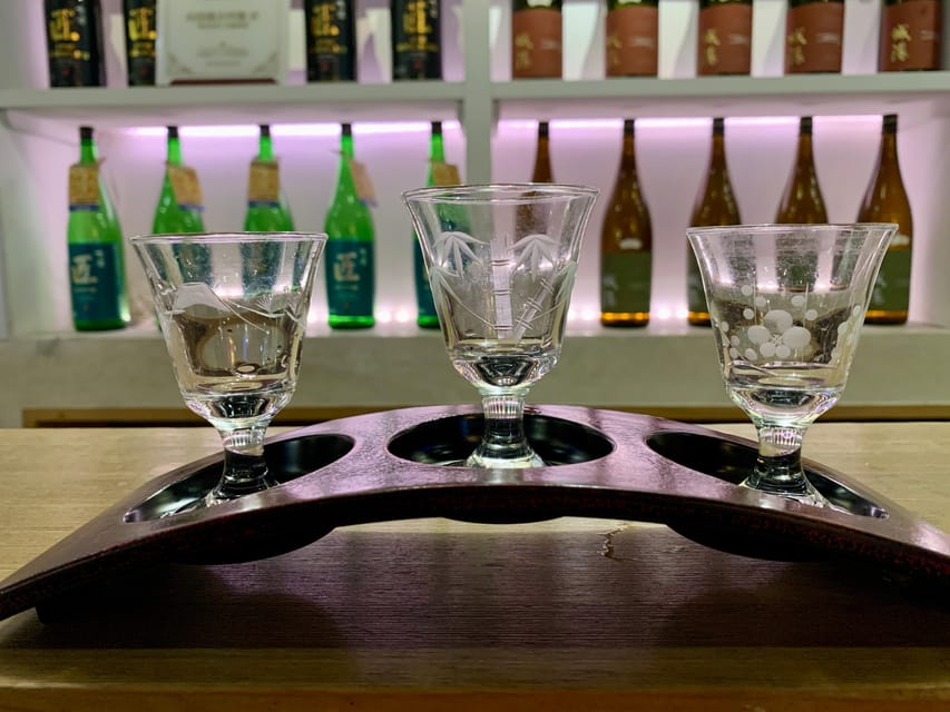 Osaka: Namba Pub Bar Crawl with a Local Guide - Second stop: Shinsaibashi and the sake-focused pause