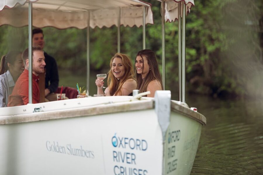 Oxford: Evening Sightseeing River Cruise with a Cocktail - Key points to know before booking