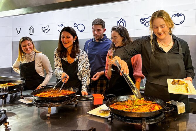 Paella Cooking Class, Wine Tasting & Central Market in Valencia - The instructors make the difference