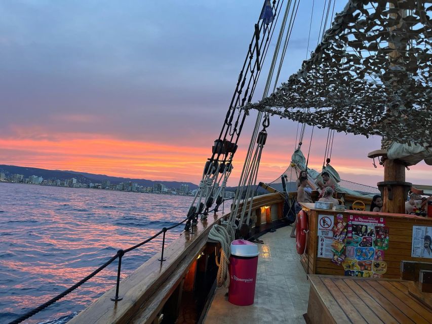 Palamós: Sunset Boat Tour with Glass of Cava - What $47 Buys You