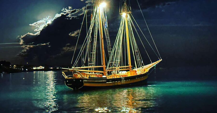 Palamós: Sunset Boat Tour with Glass of Cava - Reaching Calella de Palafrugell