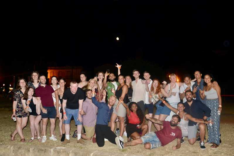 Palermo: Guided Bar Crawl with Shots and Discounts on Drinks - Meeting at Finch Lounge at 21:30
