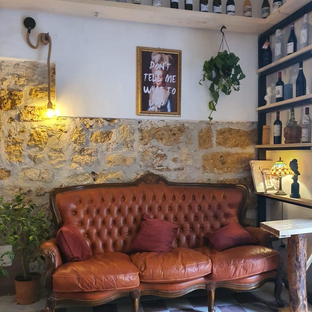 Palermo: Wine Tasting with Sicilian Tapas - Four wines, with time to understand them