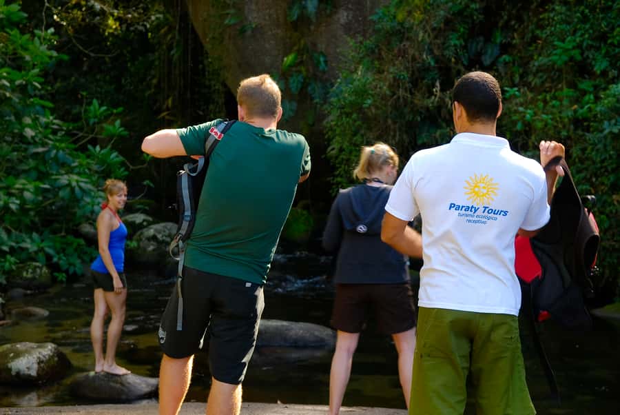 Paraty: Jungle Waterfalls and Cachaça Distillery Jeep Tour - Lunch beside the Perequê-Açu River