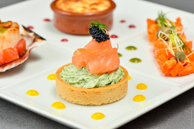 Paris 3-Courses Gourmet Dinner Seine River Cruise with Champagne - The route from Notre-Dame to the Eiffel Tower