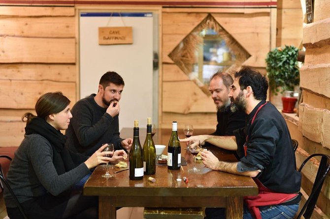Paris Art of Pairing Cheese and Wine Tasting in a Cheese Cellar - Why the small group matters