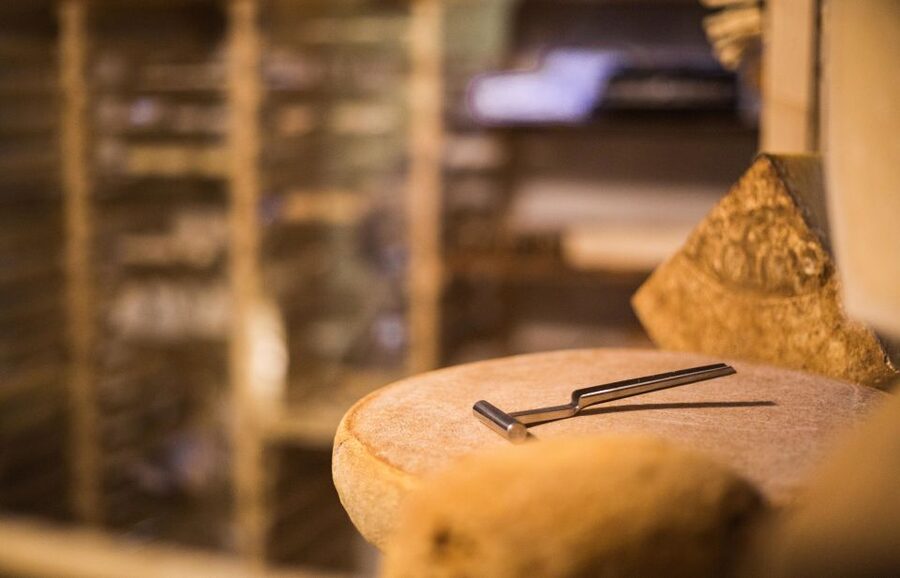Paris: Cheese and Wine Class in a 17th Century Cellar - Key points at a glance