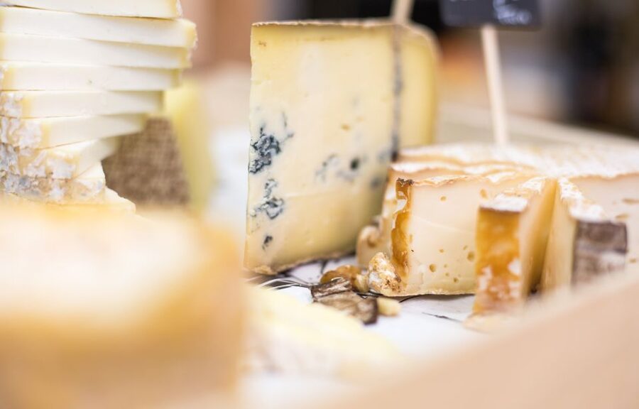 Paris: Cheese and Wine Class in a 17th Century Cellar - The 90-minute pace
