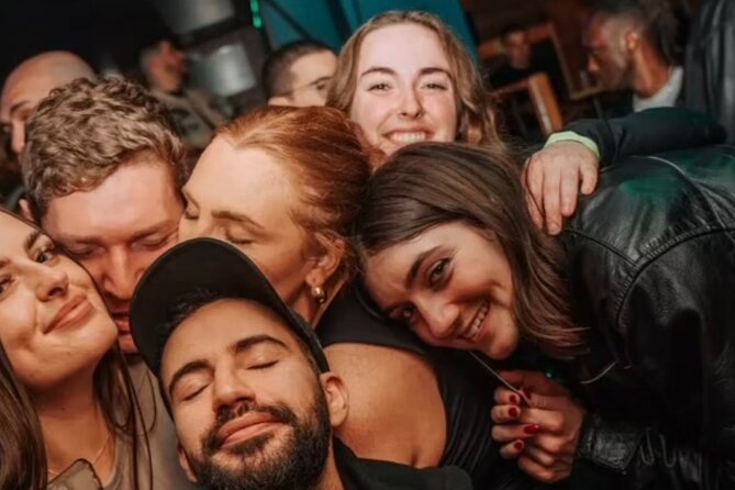 Paris: City Center Guided Pub Crawl with Shots & Club Entry - Free shots and happy-hour prices at the first bars