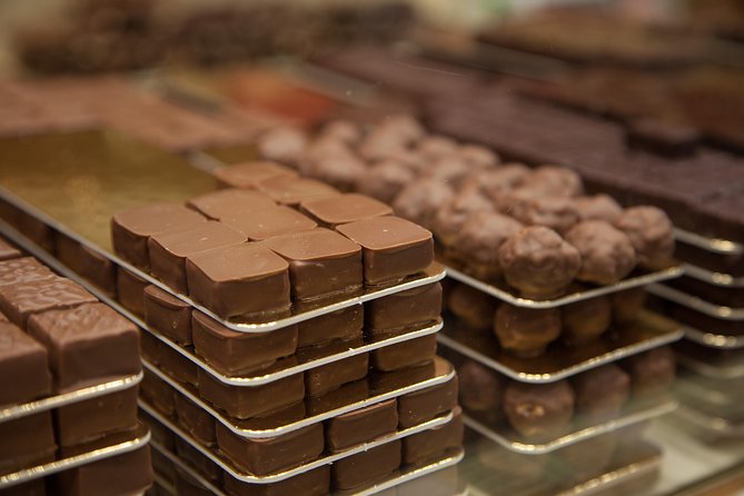 Paris French Sweets Tasting Tour with Pastries and Chocolates - Who should book the Paris sweets walk?