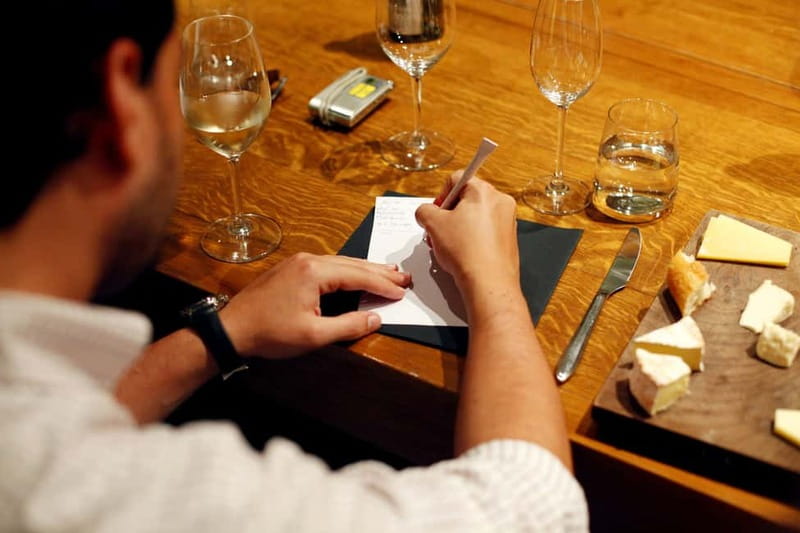 Paris: French Wine Tasting Class with Sommelier - Champagne first, labels next