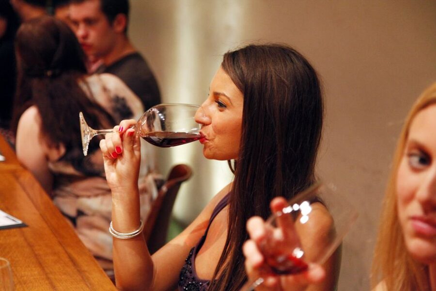 Paris: French Wine Tasting Class with Sommelier - The sommeliers make the difference