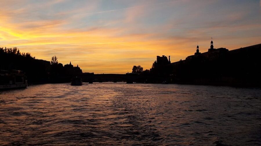 Paris: Happy Hour Evening Cruise on the Seine River - The Tuileries and Louvre from the river