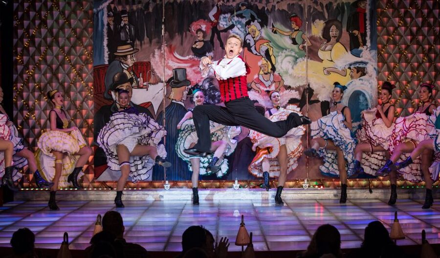 Paris: La Nouvelle Eve Cabaret Show with Champagne - Practical planning for your night
