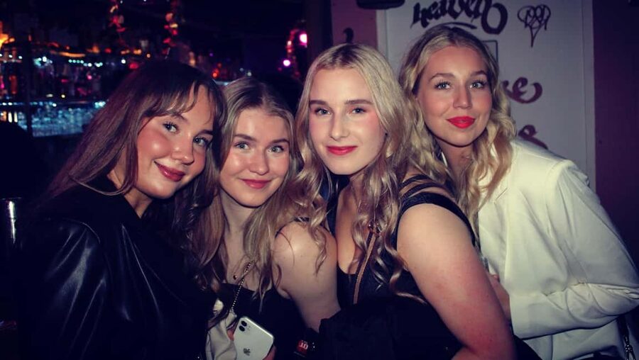 Paris: Latin Quarter Guided Pub Crawl to Bars and Clubs - Should you book it?