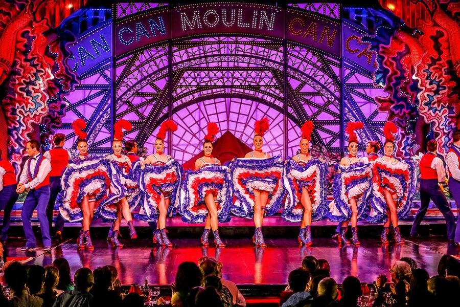 Paris: Moulin Rouge Cabaret Show Ticket with Champagne - Finding your table and your view