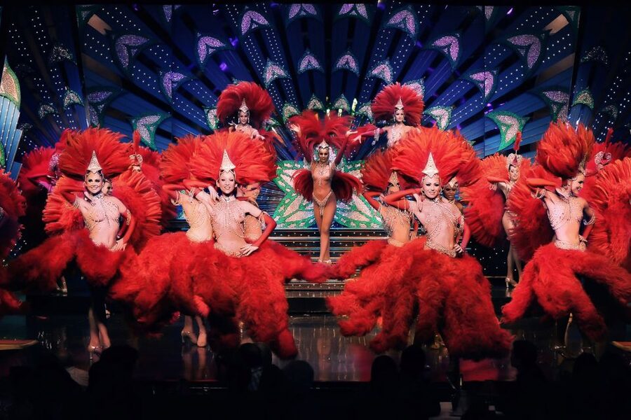 Paris: Moulin Rouge Cabaret Show Ticket with Champagne - How long the night actually lasts
