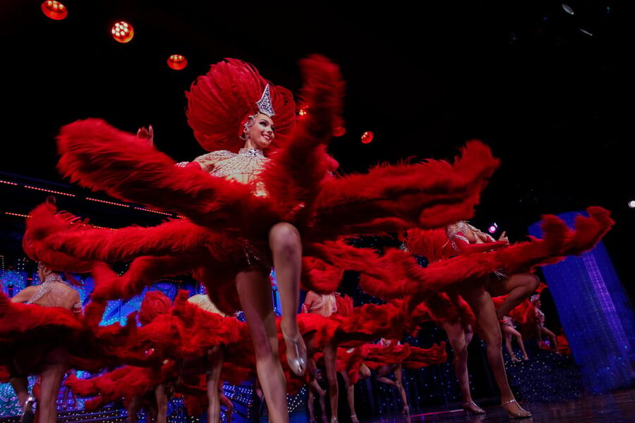 Paris: Moulin Rouge Show with Champagne and Drop-Off Service - The drop-off service after the show