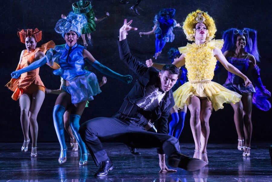 Paris: Paradis Latin Cabaret Show with Optional Champagne - How Paradis Latin compares with a classic Paris cabaret night
