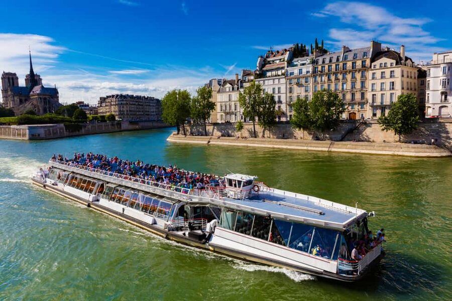 Paris : Scenic Cruise on the Seine River with Champagne - The Louvre from the water