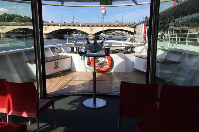 Paris Seine River Champagne Tasting Cruise - A Champagne lesson with Paris outside the window