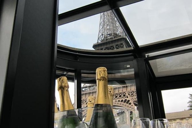 Paris Seine River Champagne Tasting Cruise - Why the evening timing works
