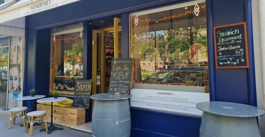 Paris: Tasting of 3 Wine and 3 Cheese - Cheese pairings and fresh baguette