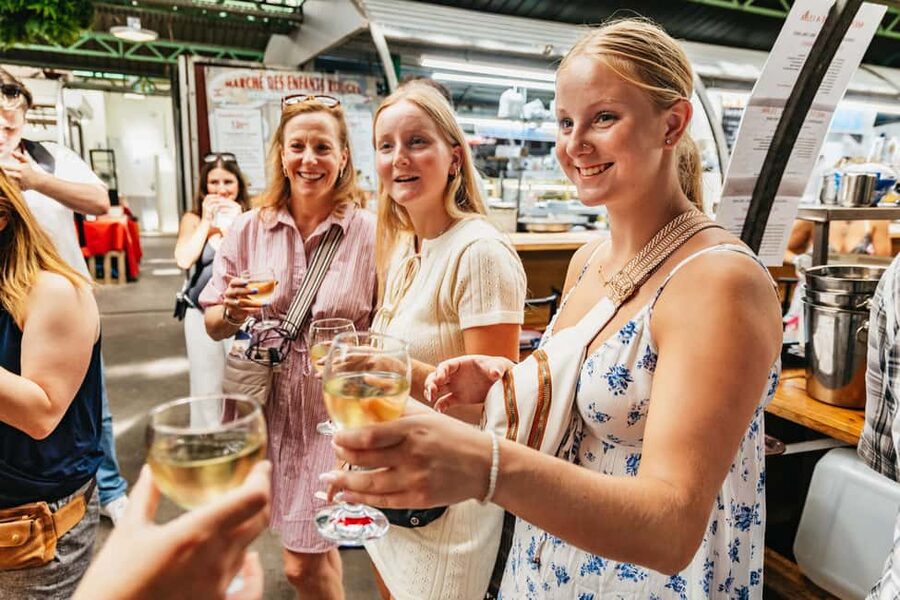 Paris: Walking Food Tour with Cheese, Wine and Delicacies - Starting at Le Repaire de Bacchus