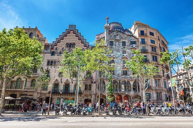 Penedes Wine & Cava Tasting & 4WD Vineyards Tour from Barcelona - From Passeig de Gràcia to the Penedès vineyards