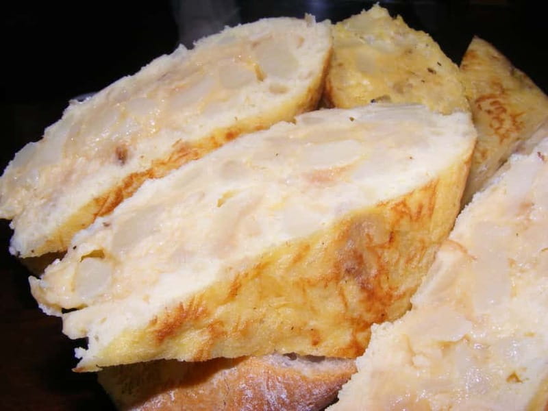 Personalised Traditional Madrid Night Tapas and Drinks Tour - Second bar: choosing beyond the set menu