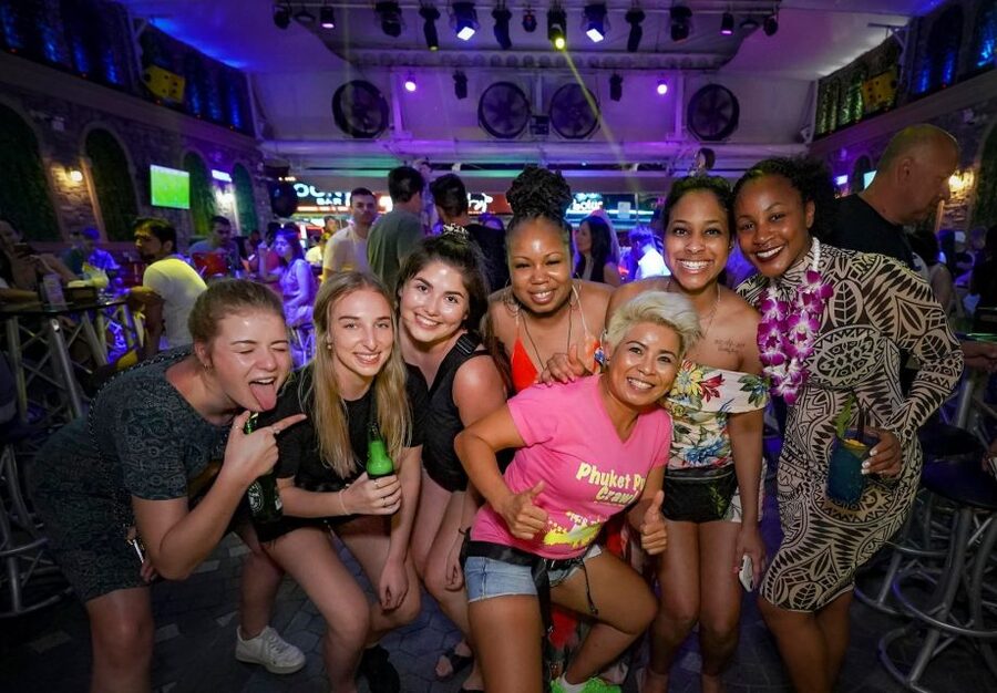Phuket: Bar Crawl Tour - Two bars, three included shots, and a changing pace