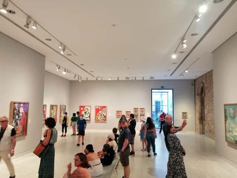 Picasso Museum and Walking Tour Plus Wine Tasting Upgrade - Why Picasso’s Barcelona works best on foot