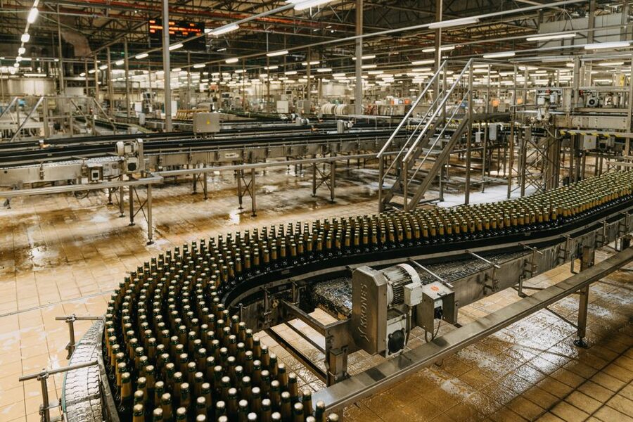Pilsen: Pilsner Urquell Brewery Tour with Beer Tasting - Ingredients, brewing, and three centuries of brew houses