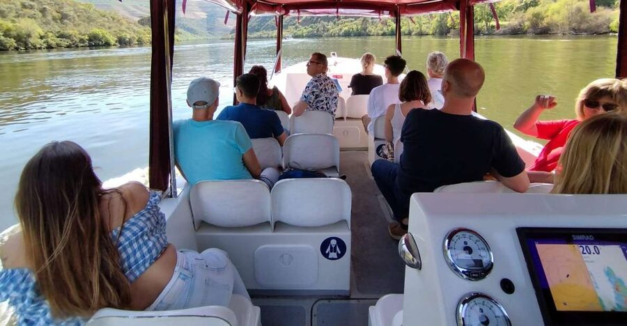 Pinhão: Douro River 50-min Boat Trip with Port Wine - Meeting at the Douro Tours kiosk in Pinhão