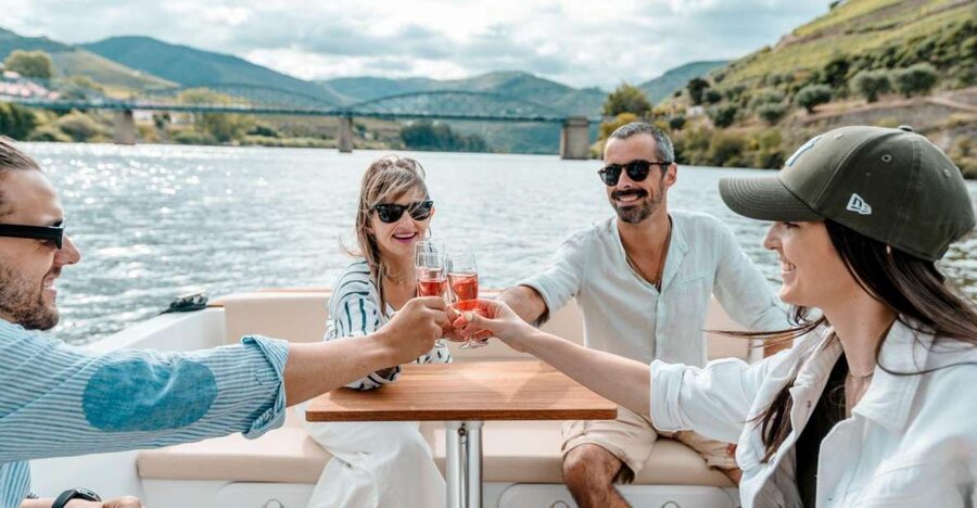 Pinhão: Douro River Solar Boat Tour with Wine Tasting - Should you book the Daurum Solar Boats tour?
