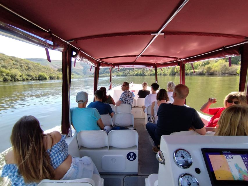 Pinhão: Douro Valley with Wine Tasting, Boat Trip and Lunch - Pinhão station and its azulejos