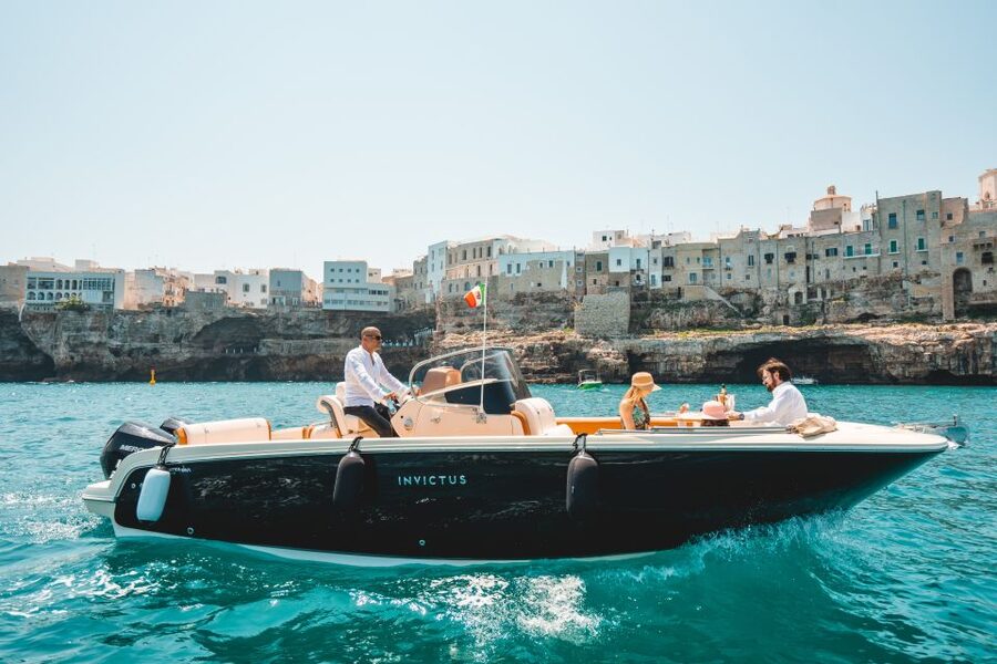 Polignano a Mare: Boat Cruise to Scenic Caves with Prosecco - The viewpoint and the long stop by Grotta Palazzese
