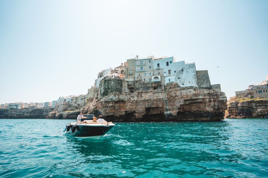 Polignano a Mare: Boat Cruise to Scenic Caves with Prosecco - The final coastal stops and return