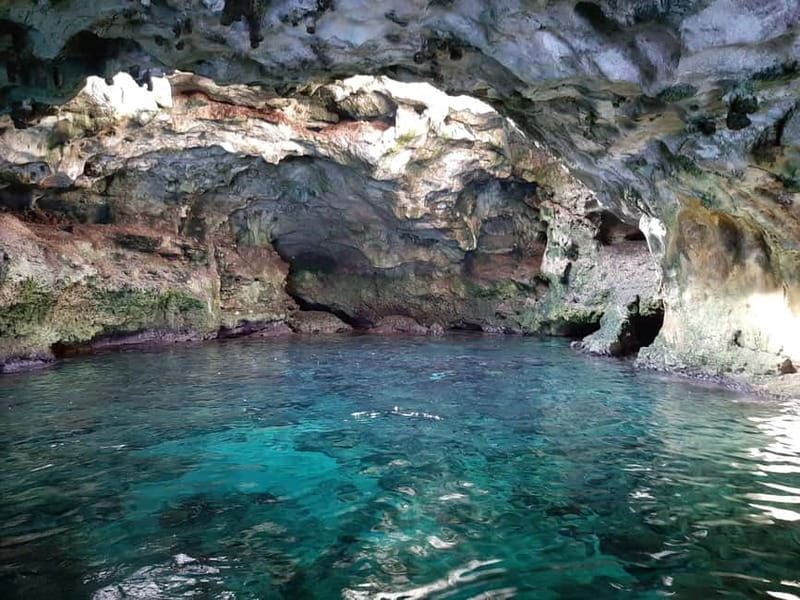 Polignano a Mare: Boat Tour with Prosecco and Snacks - Francesco and the tone on board